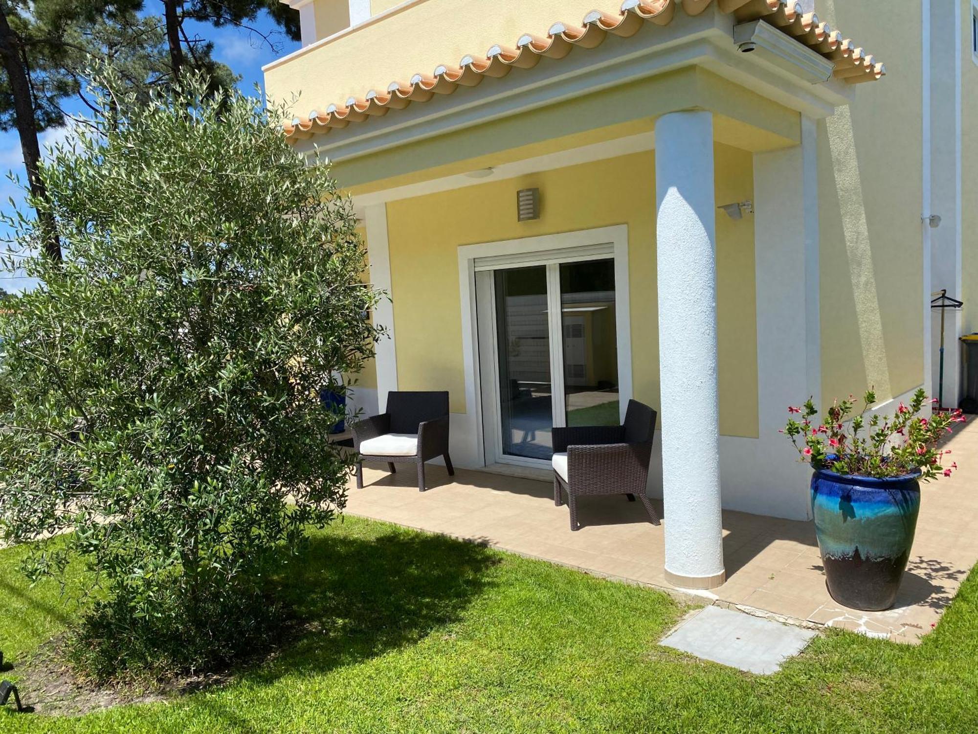 Zion Guest House Алмада Екстериор снимка